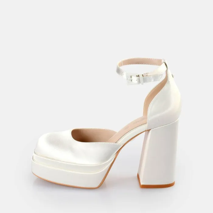 Bonny Dorsay White Buffalo Heels