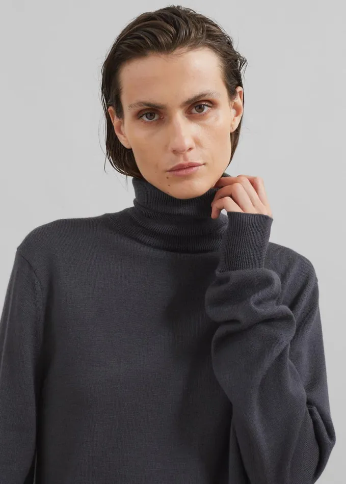 Clothing Women The Frankie Shop Eve Thin Turtleneck Sweater 8211 Dark Grey Melange
