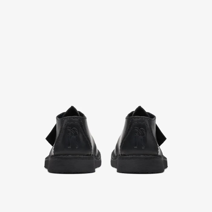Desert Trek Older Black Leather Kids Clarks Originals