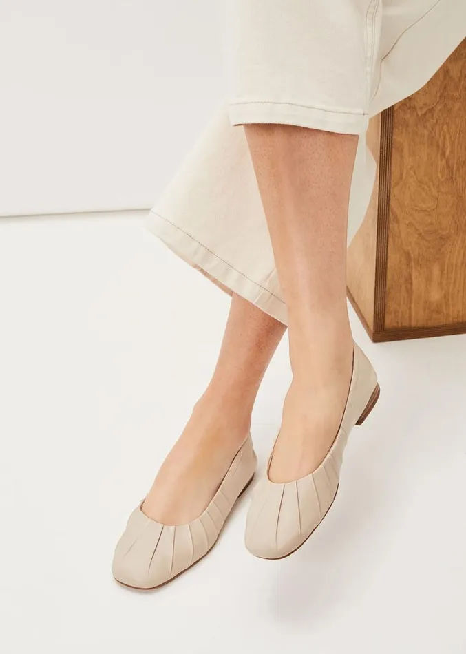 Elasticated Pump Neutral Women Phase Eight Flats