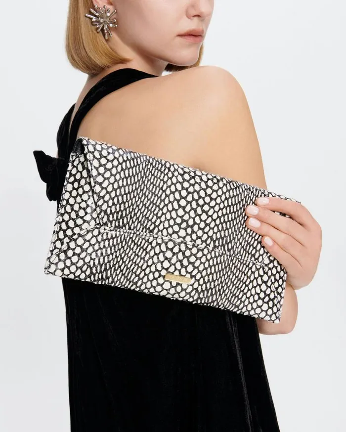 Envelope Clutch Blackwhite Women Aquazzura Clutch Bags Envelope Clutch Blackwhite Women Aquazzura Clutch Bags