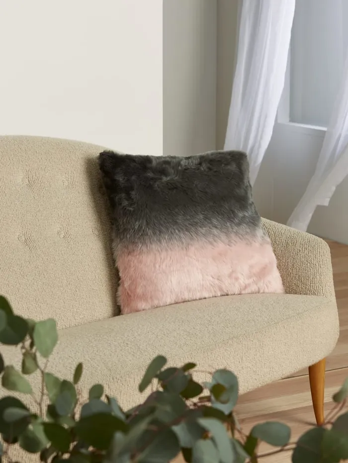 GUESS Home FauxFur Pillow Pink 8211 Women