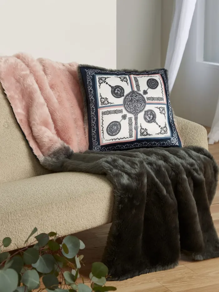 GUESS Home FauxFur Pillow Pink 8211 Women