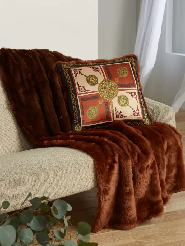 GUESS Home FauxFur Pillow Pink 8211 Women
