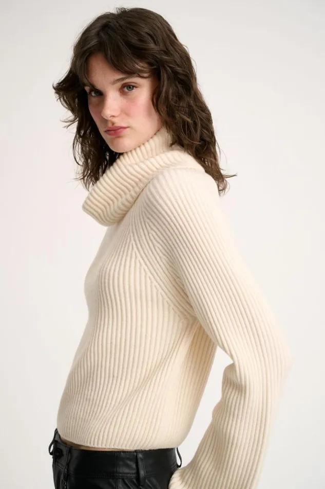 Luisa Spagnoli Knitwear Magnus 8211 RibKnit Turtleneck Pullover Cream 8211 Women Luisa Spagnoli Knitwear Magnus 8211 RibKnit Turtleneck Pullover Cream 8211 Women