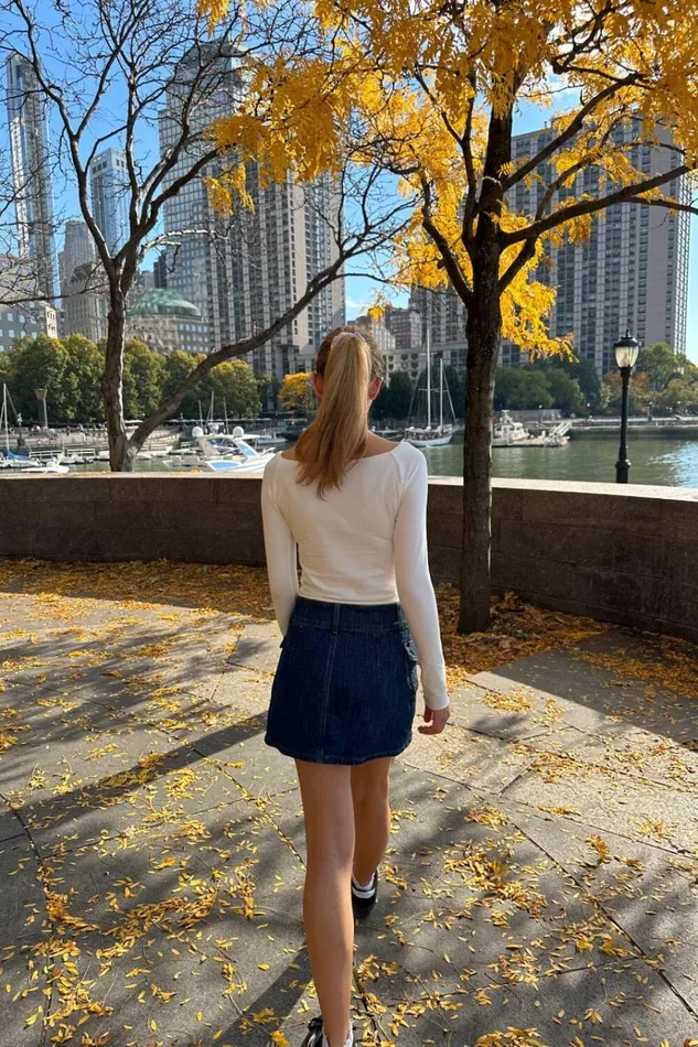 Mayson VNeck Top White Women Brandy Melville Tops