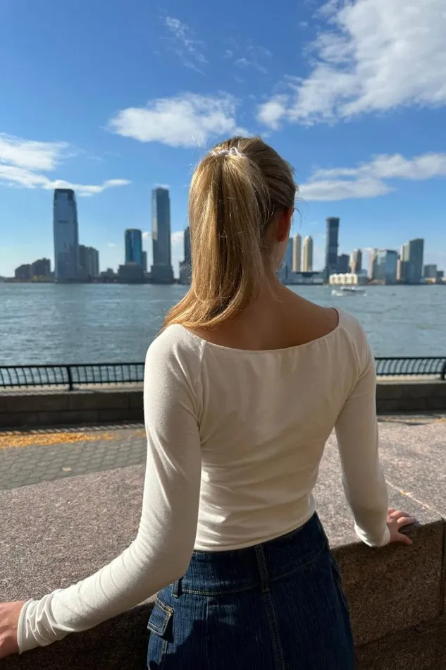 Mayson VNeck Top White Women Brandy Melville Tops