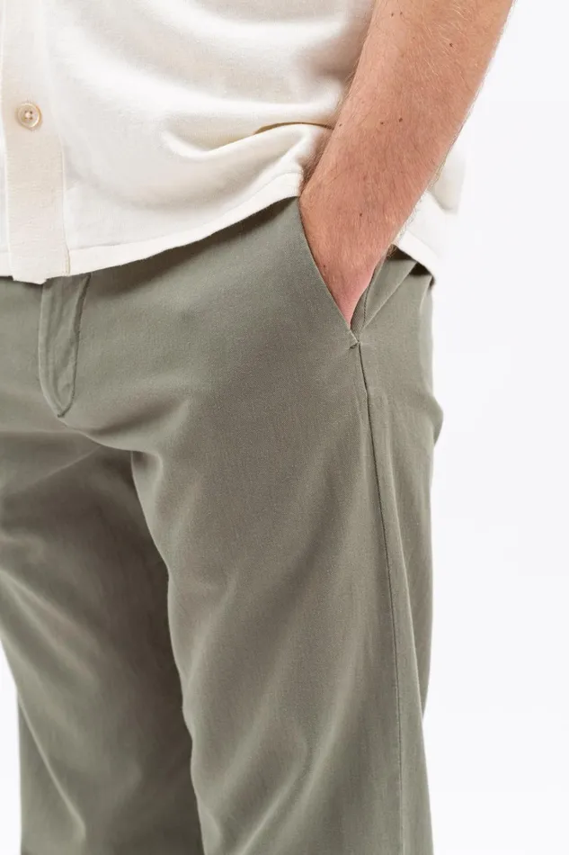 Men Aros Regular Light Stretch Chino Dried Sage Green Norse Projects Trousers