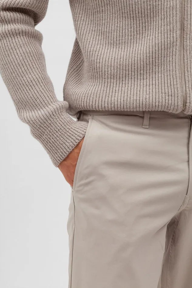 Men Aros Solotex Chino Stone Norse Projects Trousers