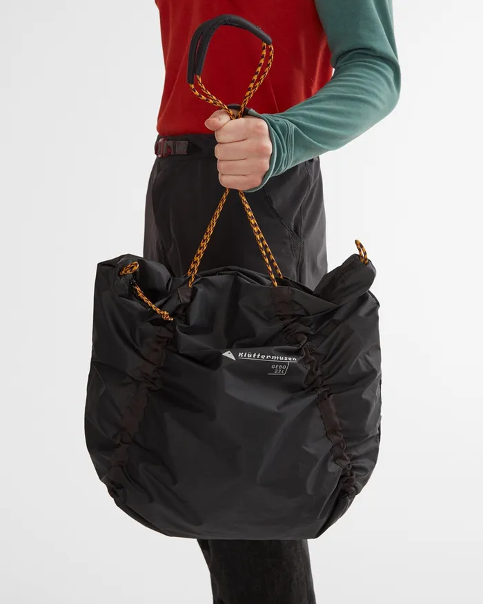 MenWomen Gebo Lightweight Tote Bag 23L Raven Klttermusen Tote Bags