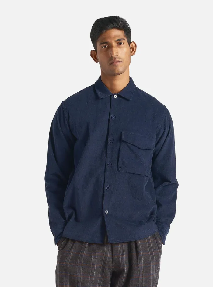 Overshirts Men Universal Works Universal Works Field Shirt In Navy Fine Cord