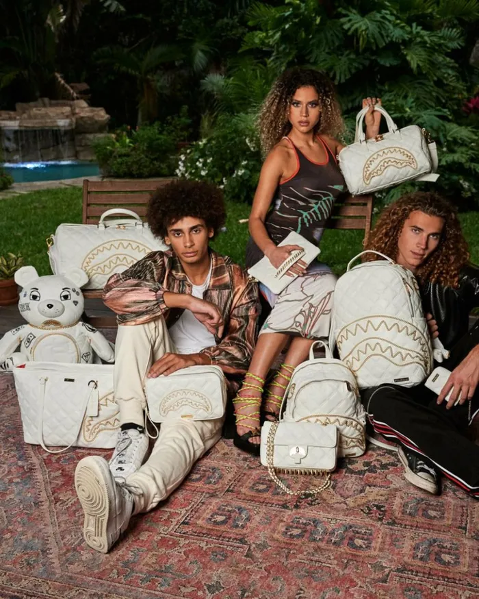 RIVIERA LE BLANC GOLD CHAIN SHARK CROSSOVER CLUTCH Bags SPRAYGROUND