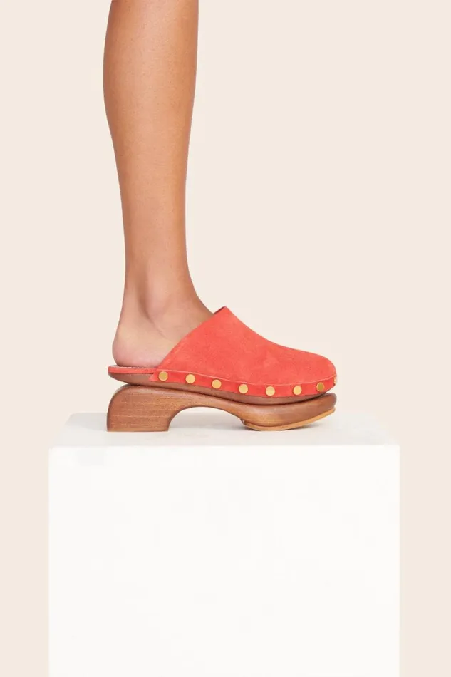 STAUD Mules and Flats Women STAUD RHODES CLOG TAN STAUD Mules and Flats Women STAUD RHODES CLOG TAN