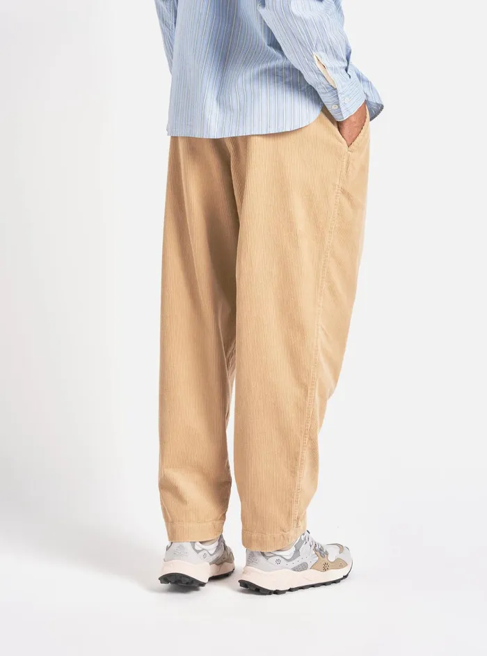 Suiting Men Universal Works Universal Works Pleated Track Pant In Fawn Cord
