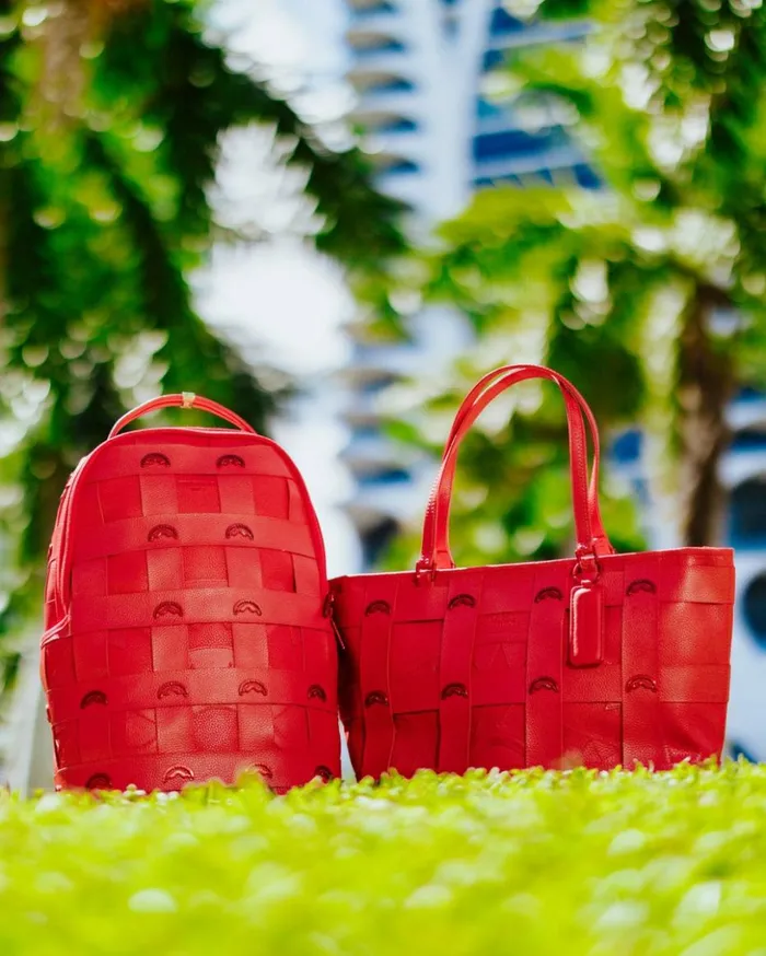 SUPER HOT FIRE CLASSIC TOTE Bags SPRAYGROUND