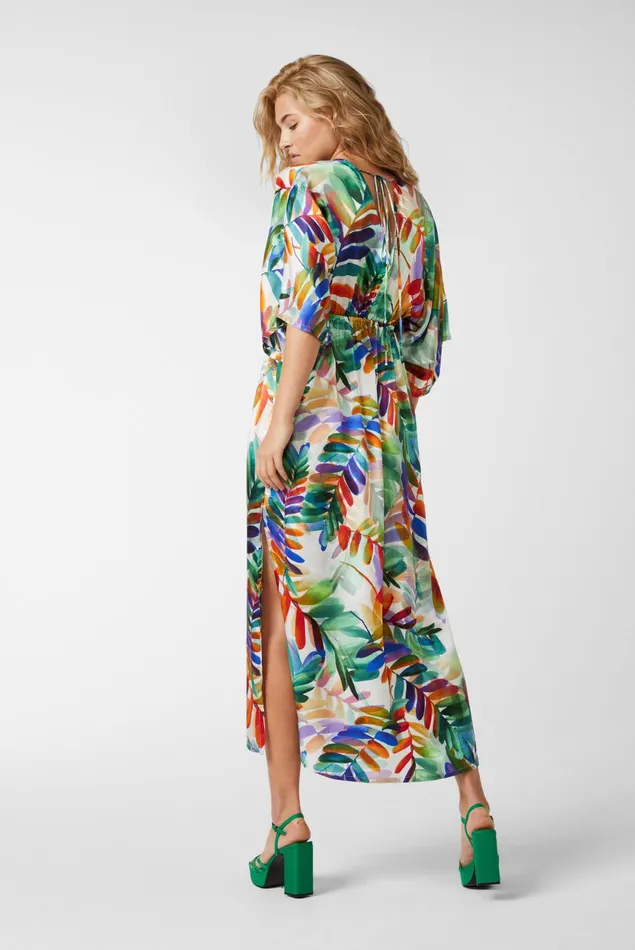 Van Laack Dresses and Skirts Women Fitted Maxi Dress Made Of Viscose With Multicolored Mixed Water Flower Petals Van Laack Dresses and Skirts Women Fitted Maxi Dress Made Of Viscose With Multicolored Mixed Water Flower Petals