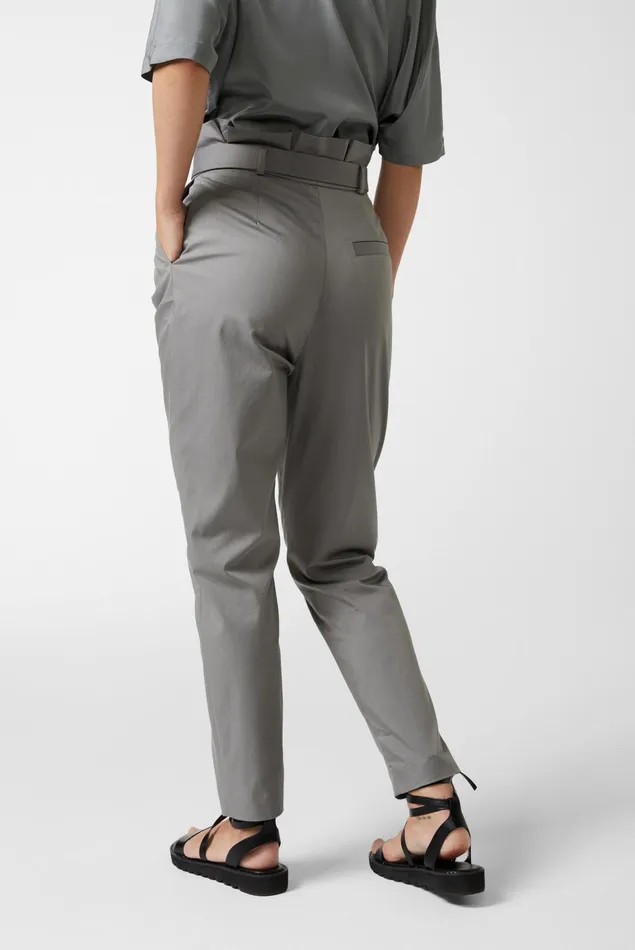 Van Laack Jeans and Pants Women Belted Waist Paperbag Pants In A Stretch Cotton Twill Blend Grey Van Laack Jeans and Pants Women Belted Waist Paperbag Pants In A Stretch Cotton Twill Blend Grey