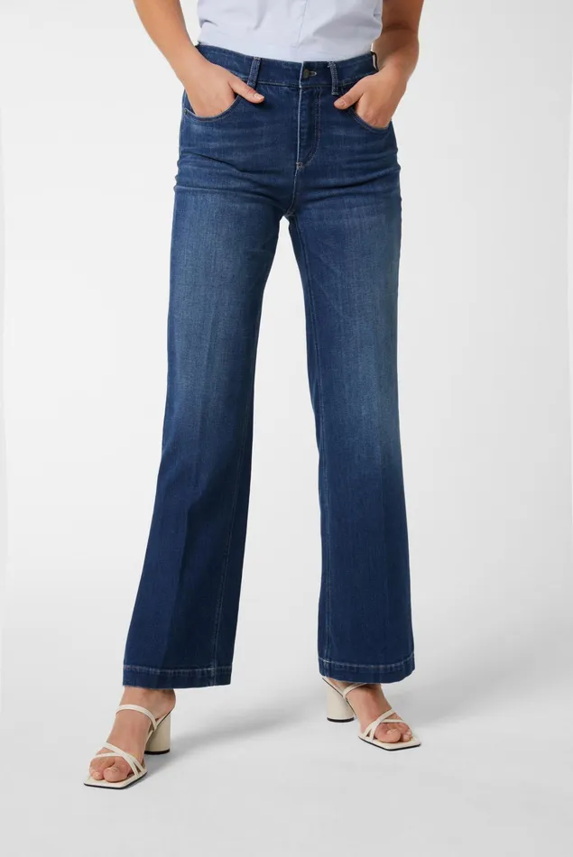 Van Laack Jeans and Pants Women Cotton Stretch Jeans With High Waist And Flared Leg Blue Van Laack Jeans and Pants Women Cotton Stretch Jeans With High Waist And Flared Leg Blue