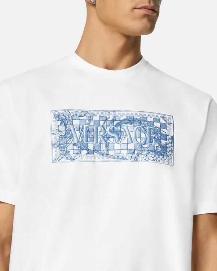 Versace TShirts and Polos Embroidered Contrasto Logo TShirt White 8211 Men Versace TShirts and Polos Embroidered Contrasto Logo TShirt White 8211 Men