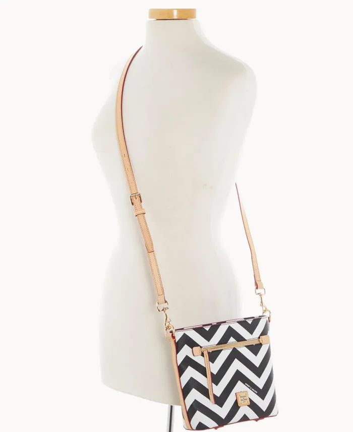 Woman Chevron Small Zip Crossbody Black Dooney and Bourke Crossbodies Woman Chevron Small Zip Crossbody Black Dooney and Bourke Crossbodies