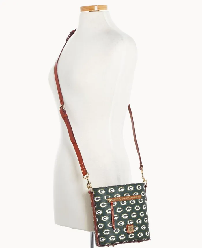 Woman NFL Packers Small Zip Crossbody Packers Dooney and Bourke Crossbodies Woman NFL Packers Small Zip Crossbody Packers Dooney and Bourke Crossbodies