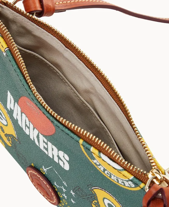 Woman NFL Packers Top Zip Crossbody Packers Dooney and Bourke Crossbodies Woman NFL Packers Top Zip Crossbody Packers Dooney and Bourke Crossbodies