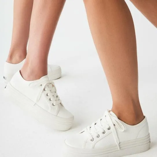 Women BOBBI30 WHITE White Steve Madden Sneakers Women BOBBI30 WHITE White Steve Madden Sneakers