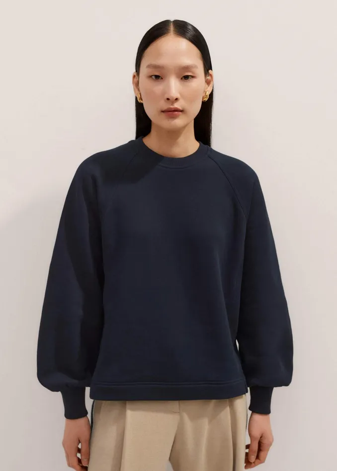 Women Curve Hem Sweatshirt Navy MEEM
