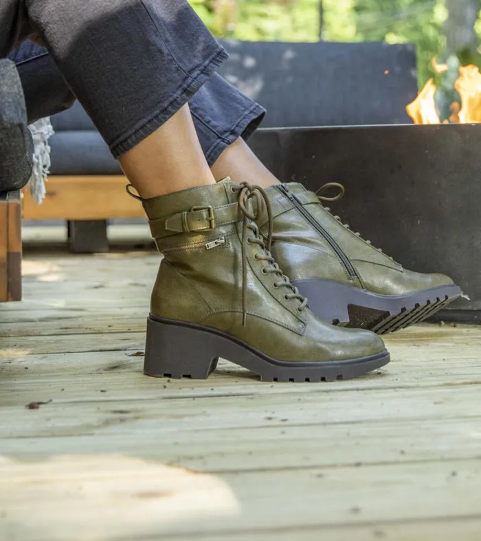 Women Dani Lace Up Boot Dark Jade Baretraps Booties