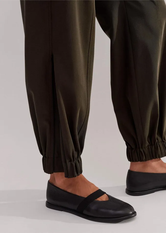 Women Elasticated Waist Tapered Pant Wren Green MEEM