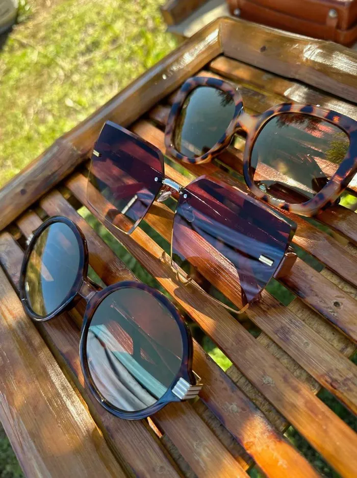 Women Glamorous Cat Eye Vented Temple Sunglasses In Tortoise Jessica Simpson Sunglasses