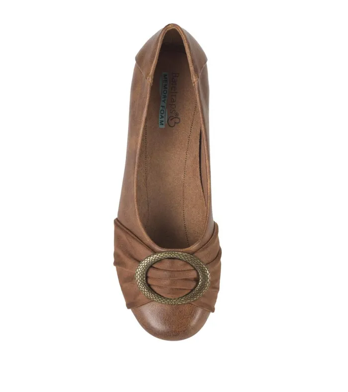 Women Mabely Flat Brown Baretraps Flats and Loafers