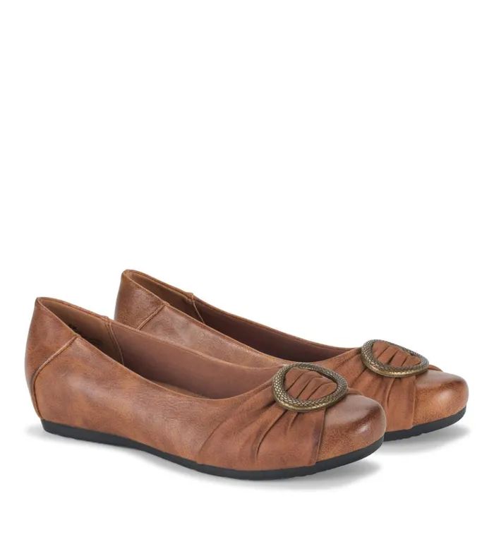 Women Mabely Flat Brown Baretraps Flats and Loafers