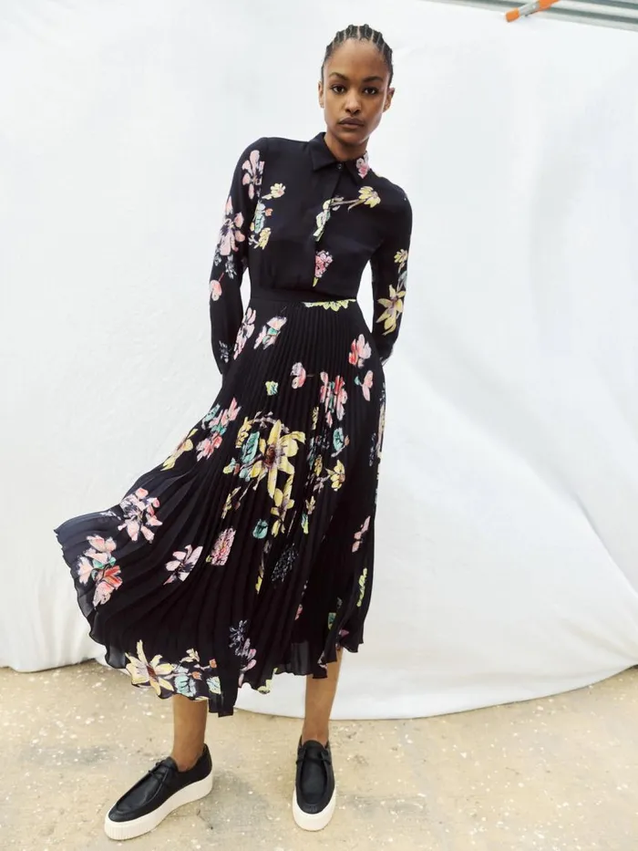 Women Skirts Gabriela Hearst Eames Corrugated Skirt In Dark Navy Multi Printed Silk Georgette