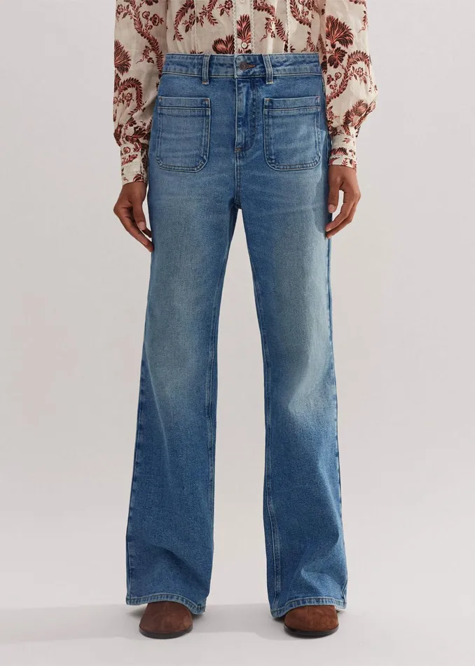 Women Subtle Flare Jean Worn In Blue MEEM